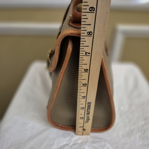 Dooney And Bourke Tan Pebbled Leather Top Handle Handbag - Picture 13 of 15